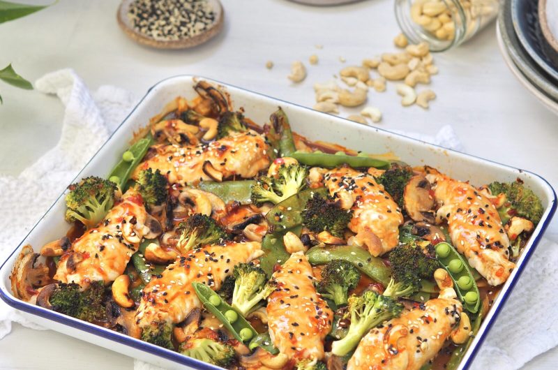 1 PAN SWEET CHILLI CHICKEN WITH CASHEW NUTS